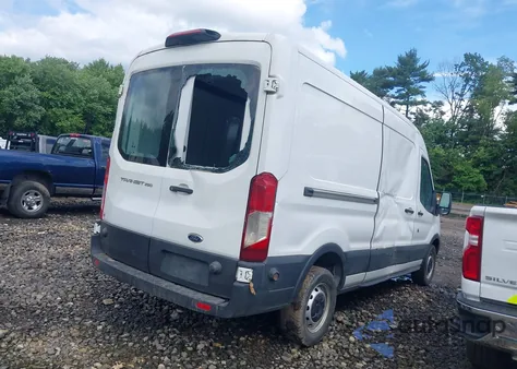 2019 Ford Transit-250 z USA, uszkodzony, nr VIN 1FTYR2CM1KKB55490